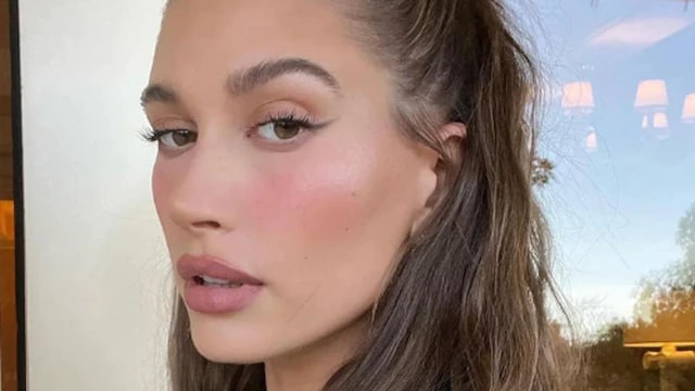 Hailey Bieber 