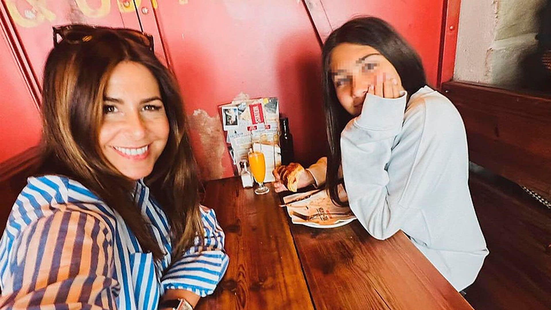 El 'plan de chicas ' de Nuria Roca y su hija, Olivia, de 13 años entre dulces y confidencias