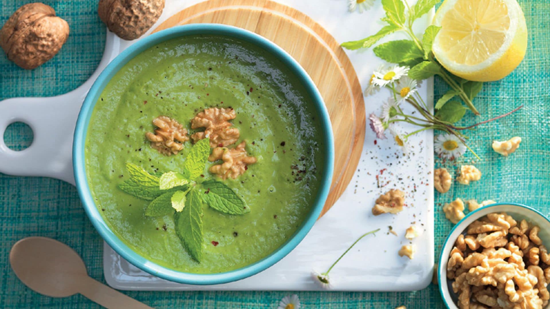 Crema fría de aguacate y nueces