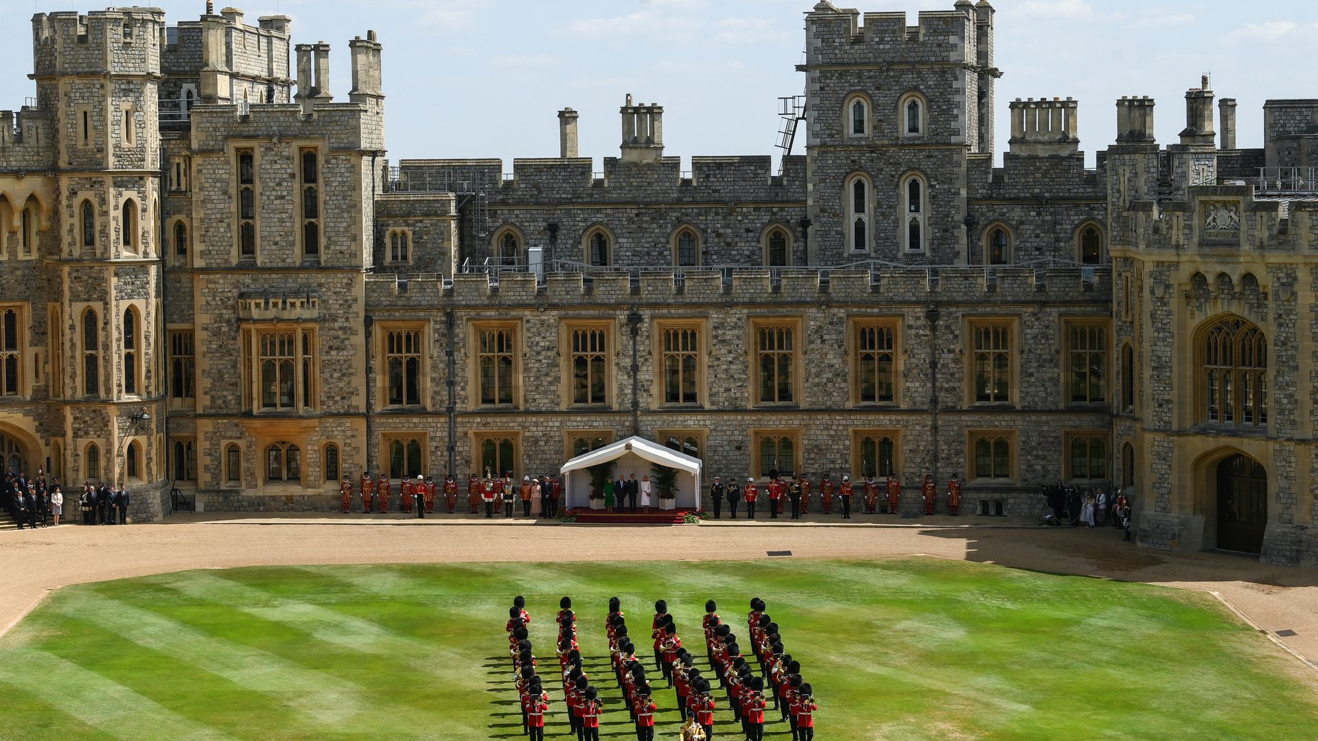 El palacio habitado más antiguo del mundo: así es Windsor, donde Macron ha sido recibido por el rey Carlos III