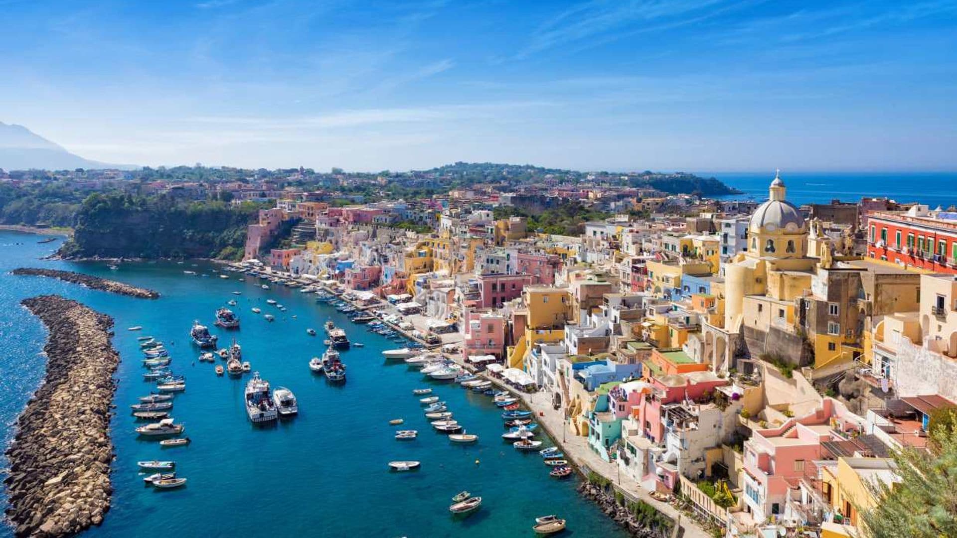 Prócida, la isla de colores pastel que será el gran destino de 2022