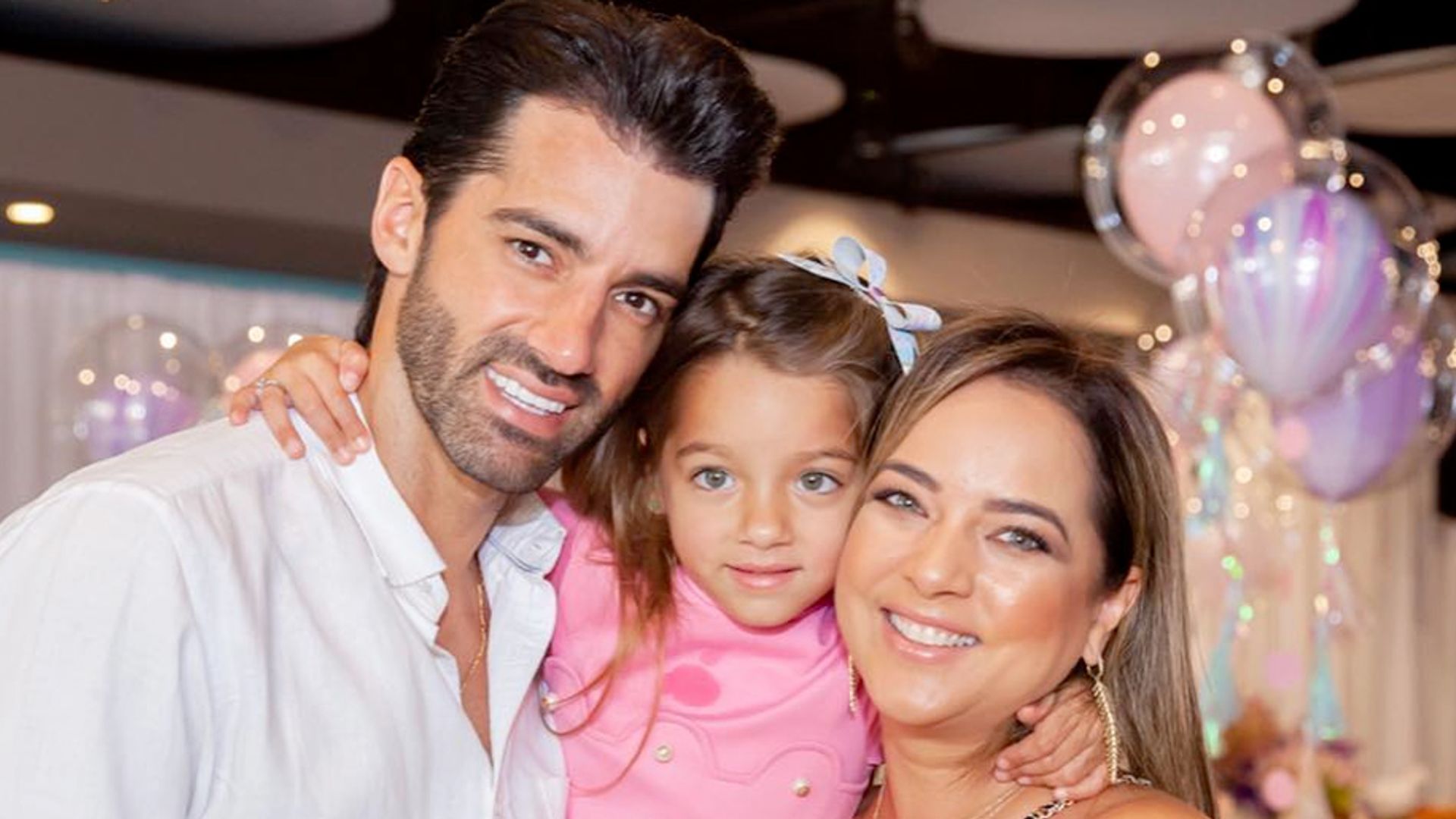 La pequeña Alaïa, la hija de Adamari López y Toni Costa, gana primer puesto en concurso de equitación