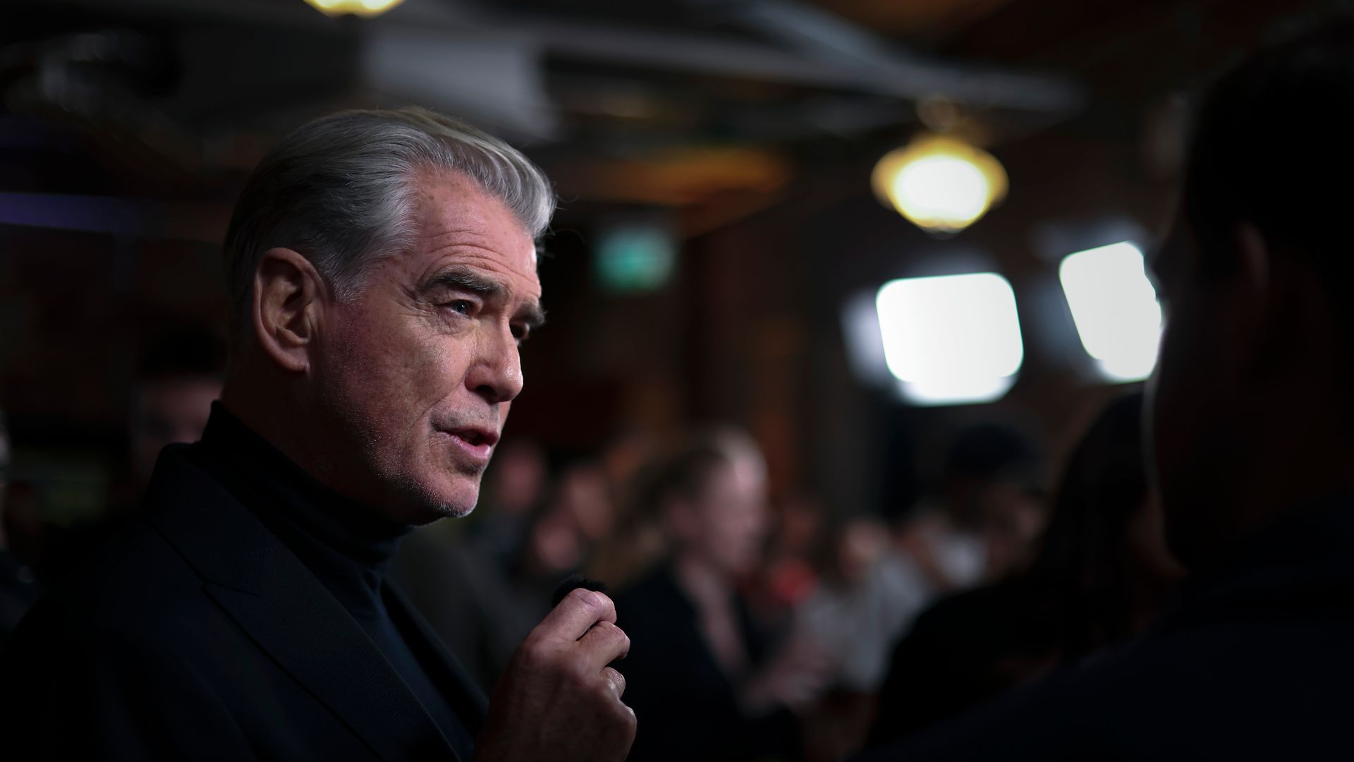 Pierce Brosnan demuestra a los 72 que el estilo no tiene edad (tampoco para un 007)