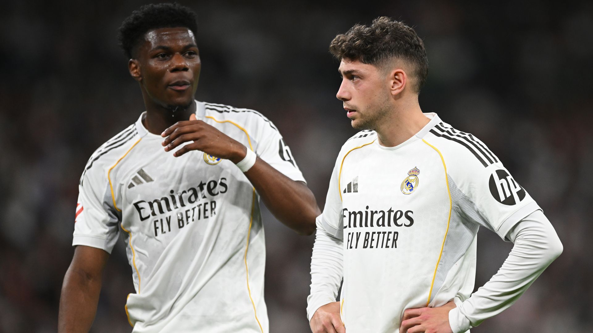Aurelien Tchouaméni y Federico Valverde en u partido del Real Madrid.