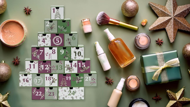 Bodegón con calendario de adviento 2024