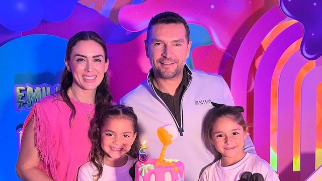 Jacky Bracamontes y su familia