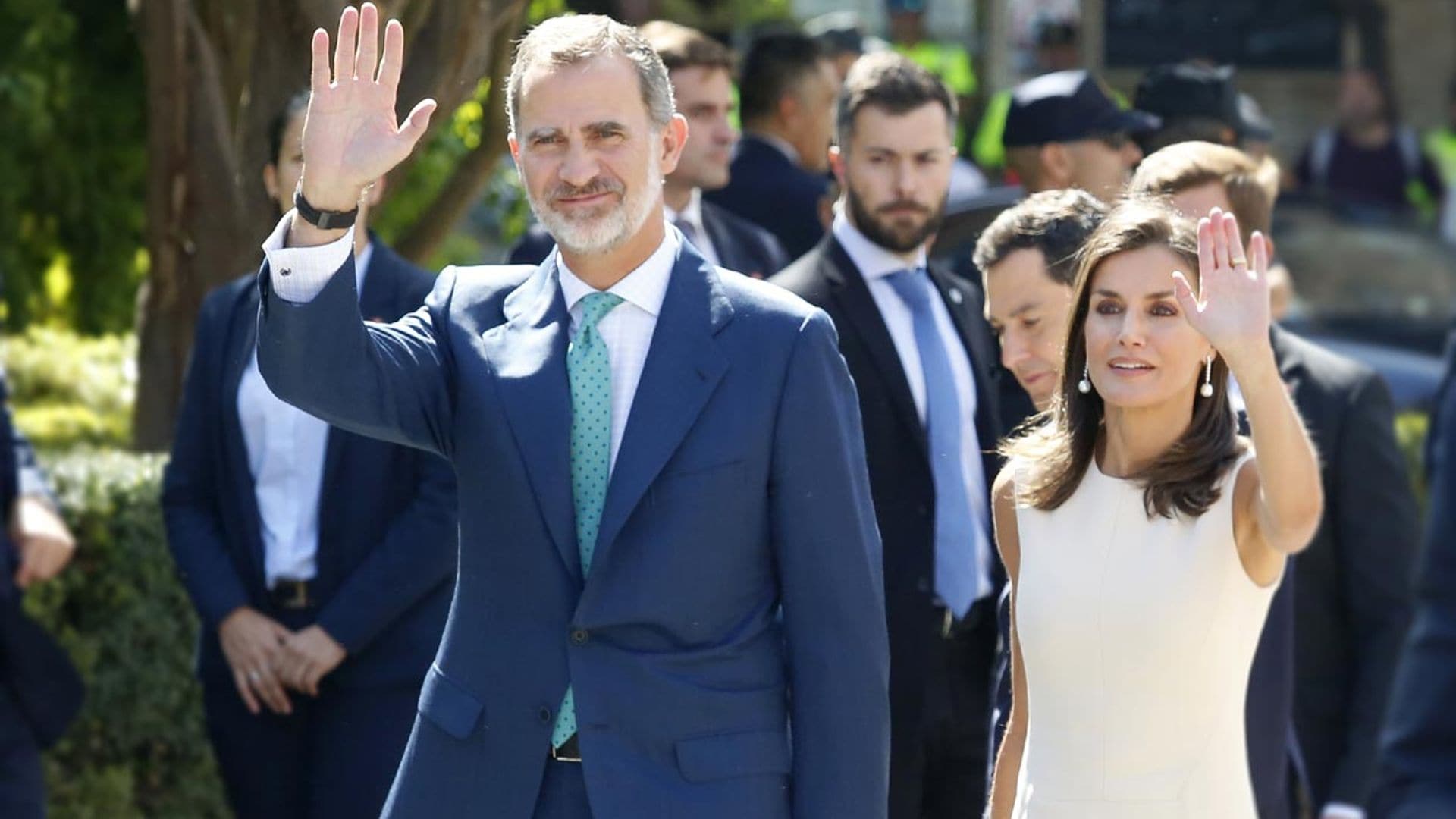 Los Reyes recuerdan en Sevilla 'el viaje más largo del mundo'
