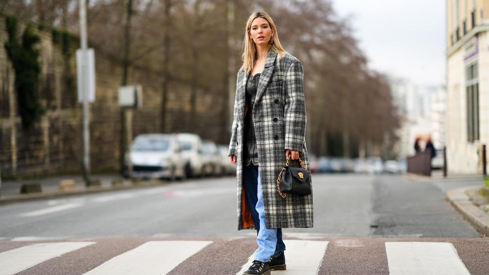 Encuentra tu abrigo de cuadros perfecto y transforma todos tus looks de invierno