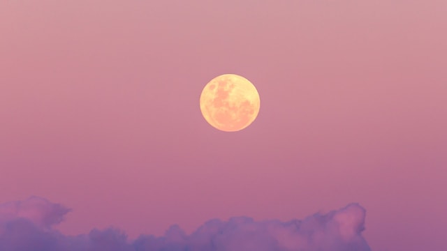 Luna Rosa 2025