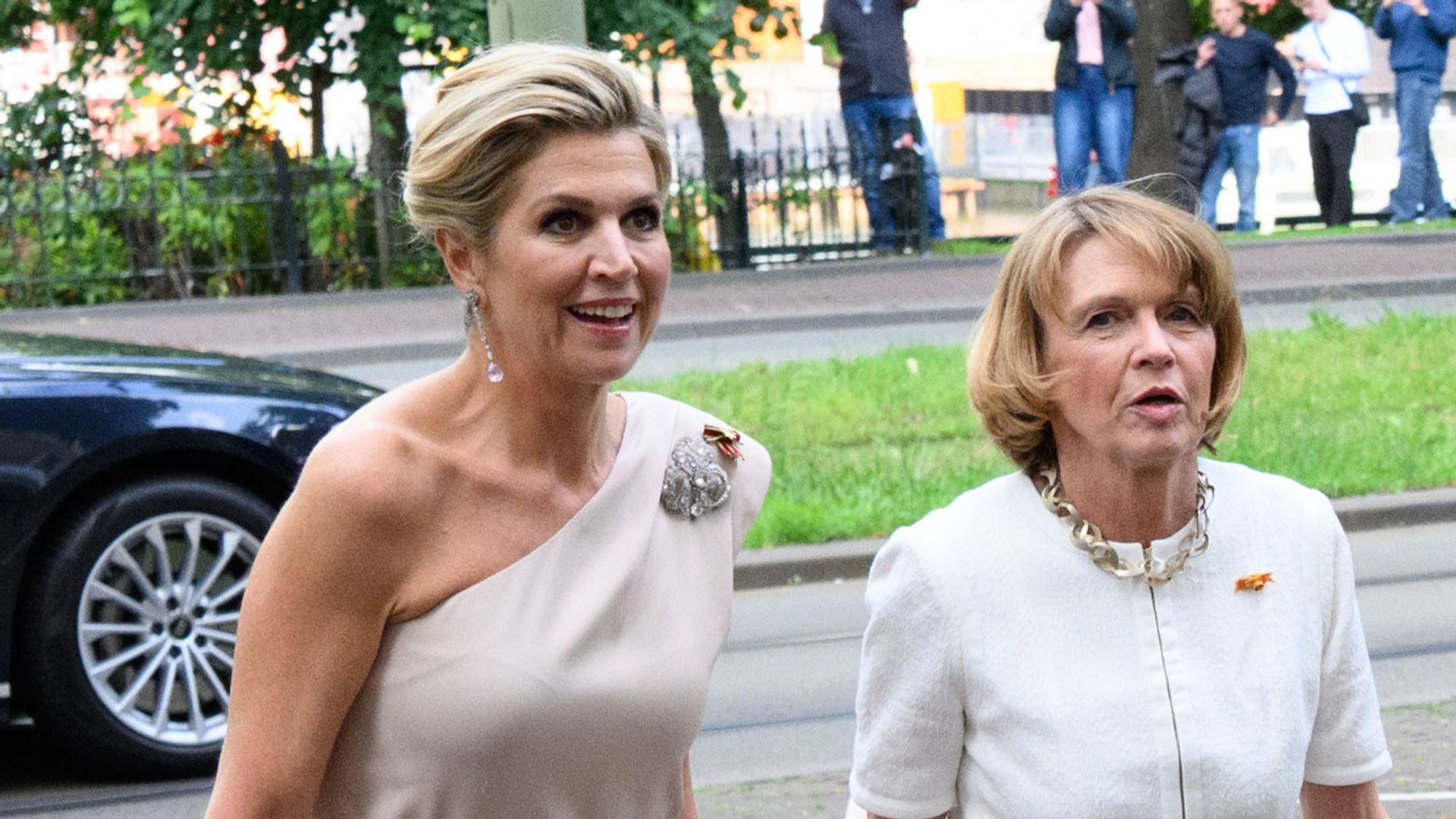 La reina Máxima deslumbra con una histórica joya i