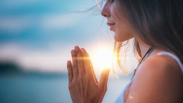 pagar por meditar