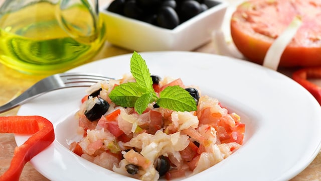 esqueixada de bacalao