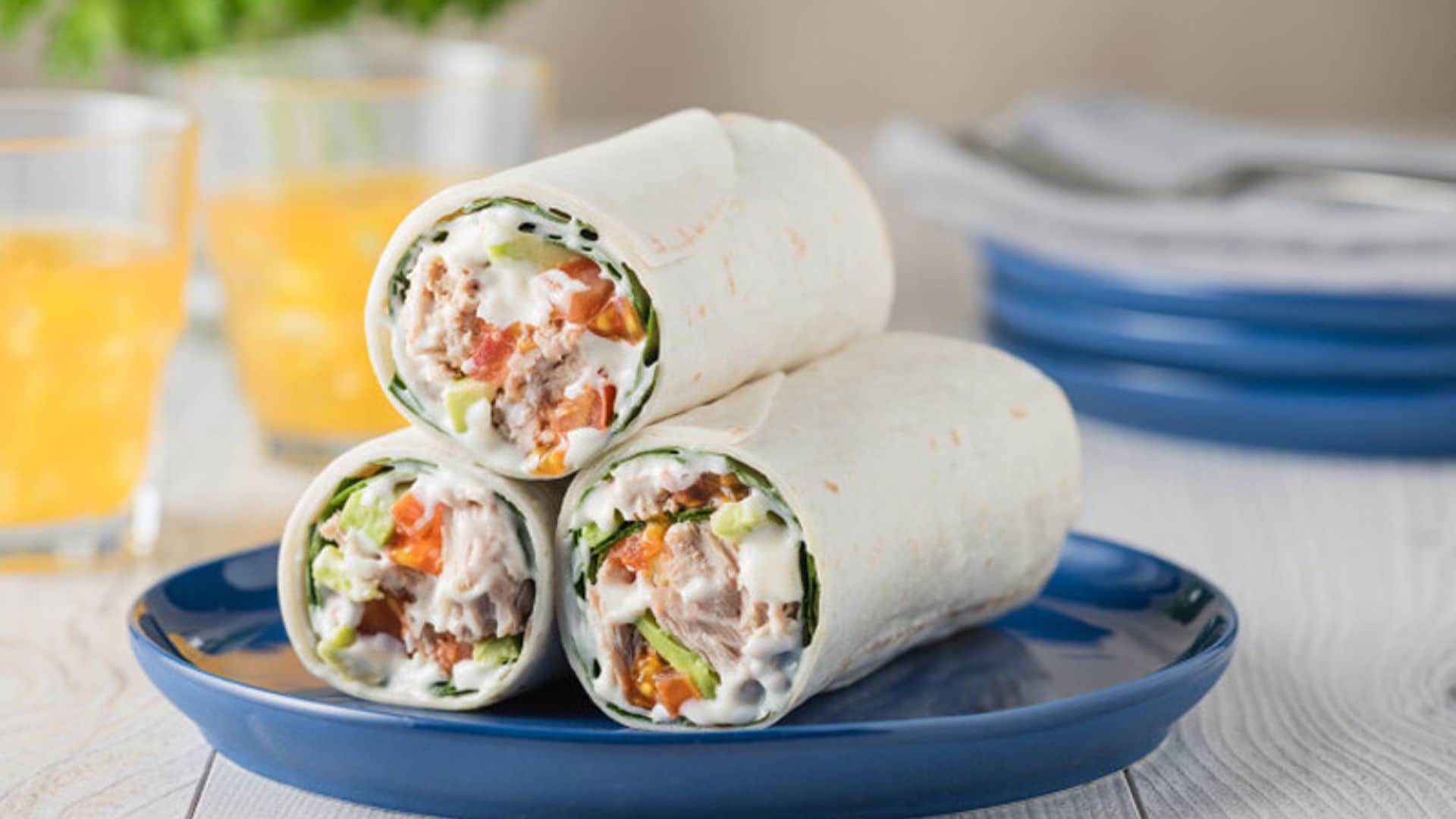 'Wraps' de atún, aguacate y tomate