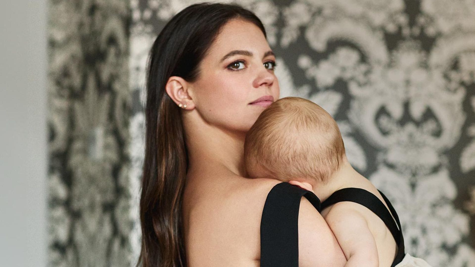 Isabelle Junot cuenta a ¡HOLA! su anécdota más divertida con su hija Philippa y a quién se parece más: ‘Va a ser una niña de papá’