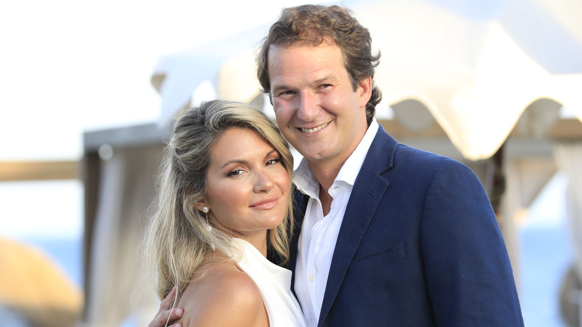 Luis Astolfi Jr. y Cristina Serrano celebran en Marbella una inolvidable fiesta preboda frente al mar