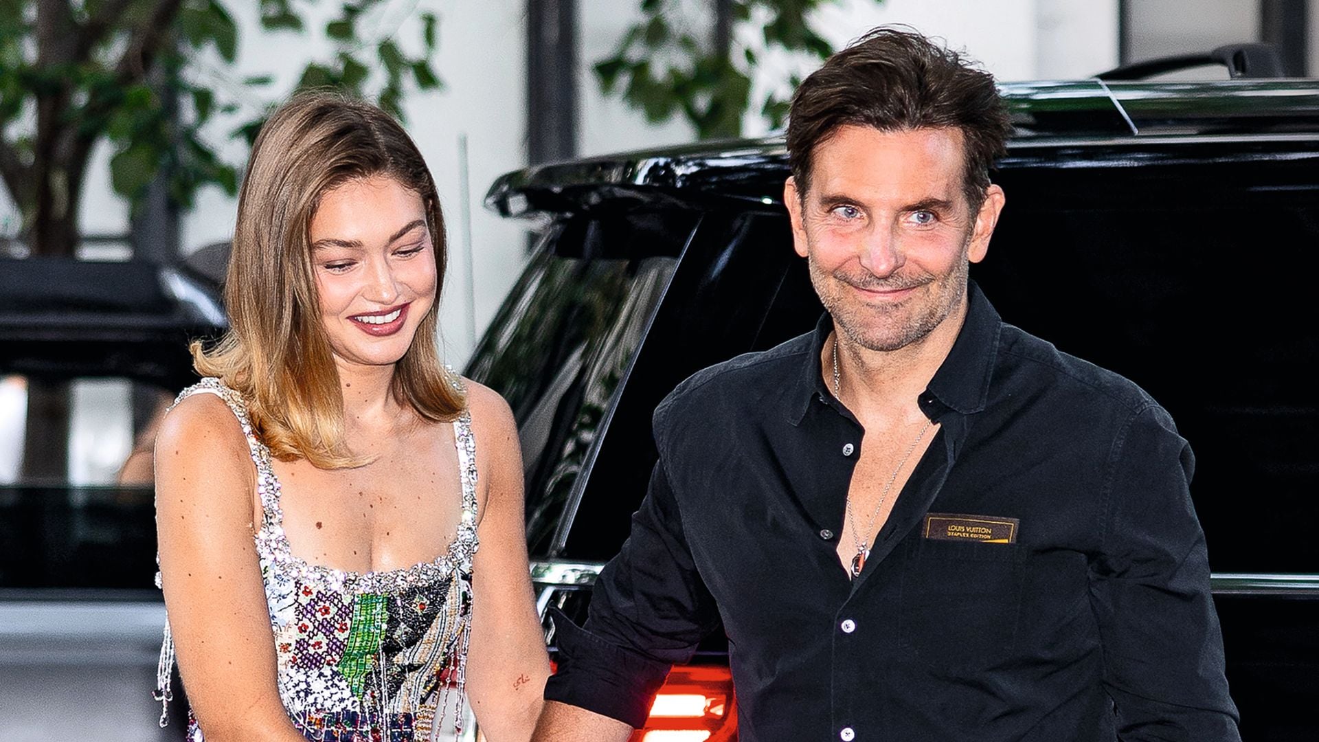 Gigi Hadid y Bradley Cooper, que acapararon todas las miradas durante una fiesta de moda en Nueva York, en una noche que confirma que su historia va en serio