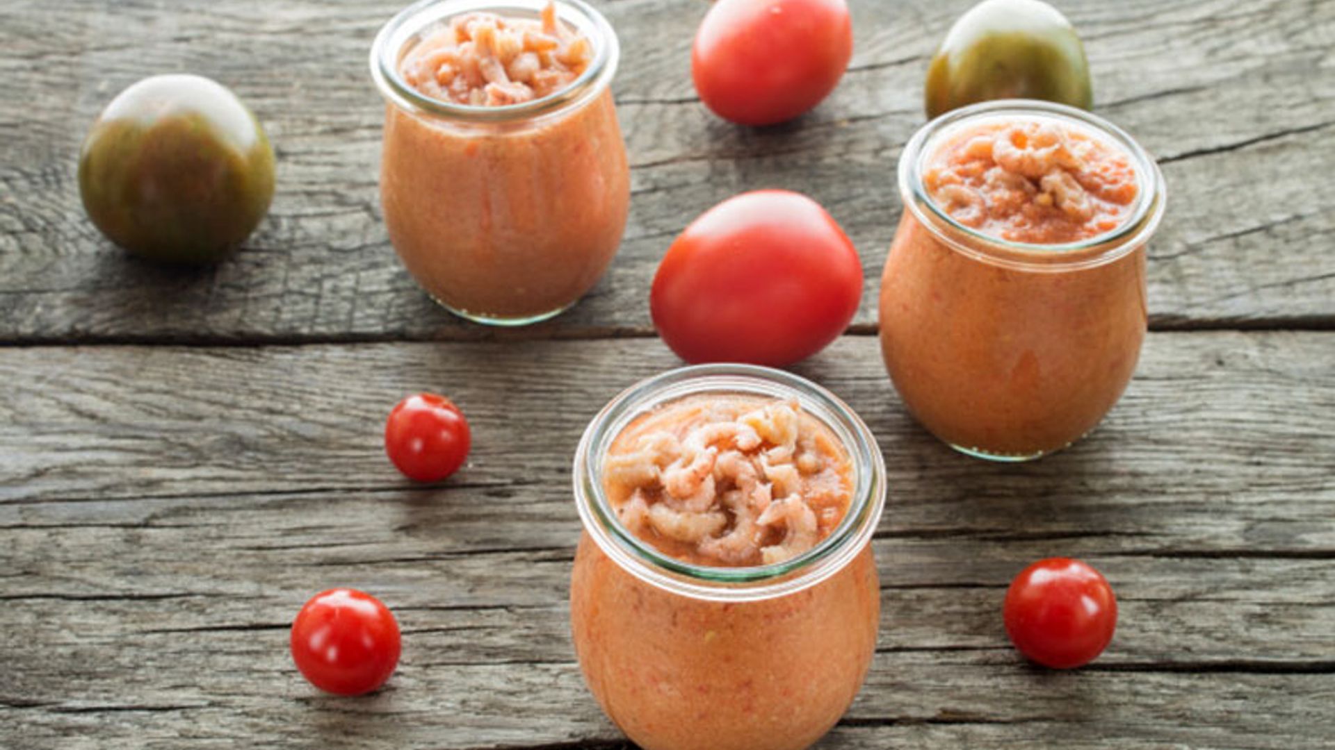 Salmorejo de mango y tomate con gambas