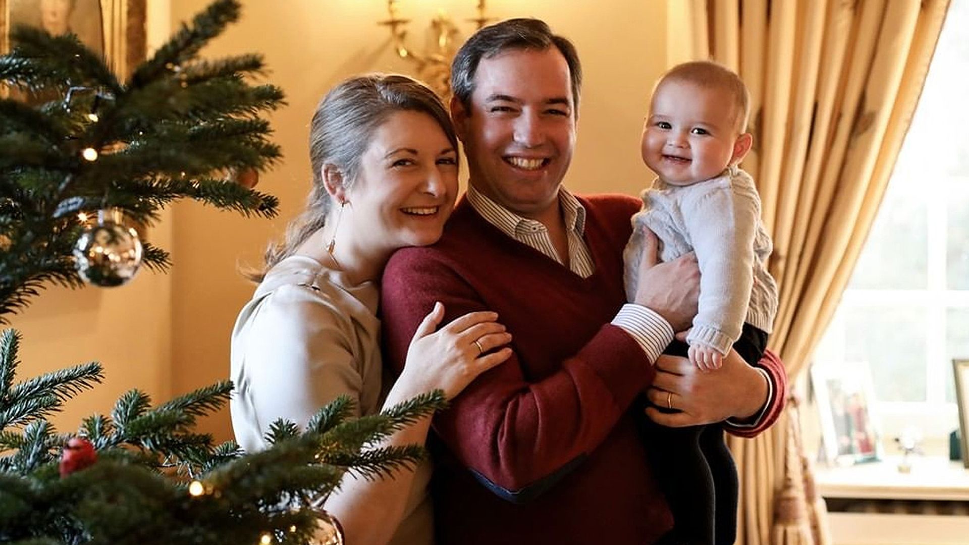 Charles de Luxemburgo, el príncipe más risueño en las fotos de su posado navideño