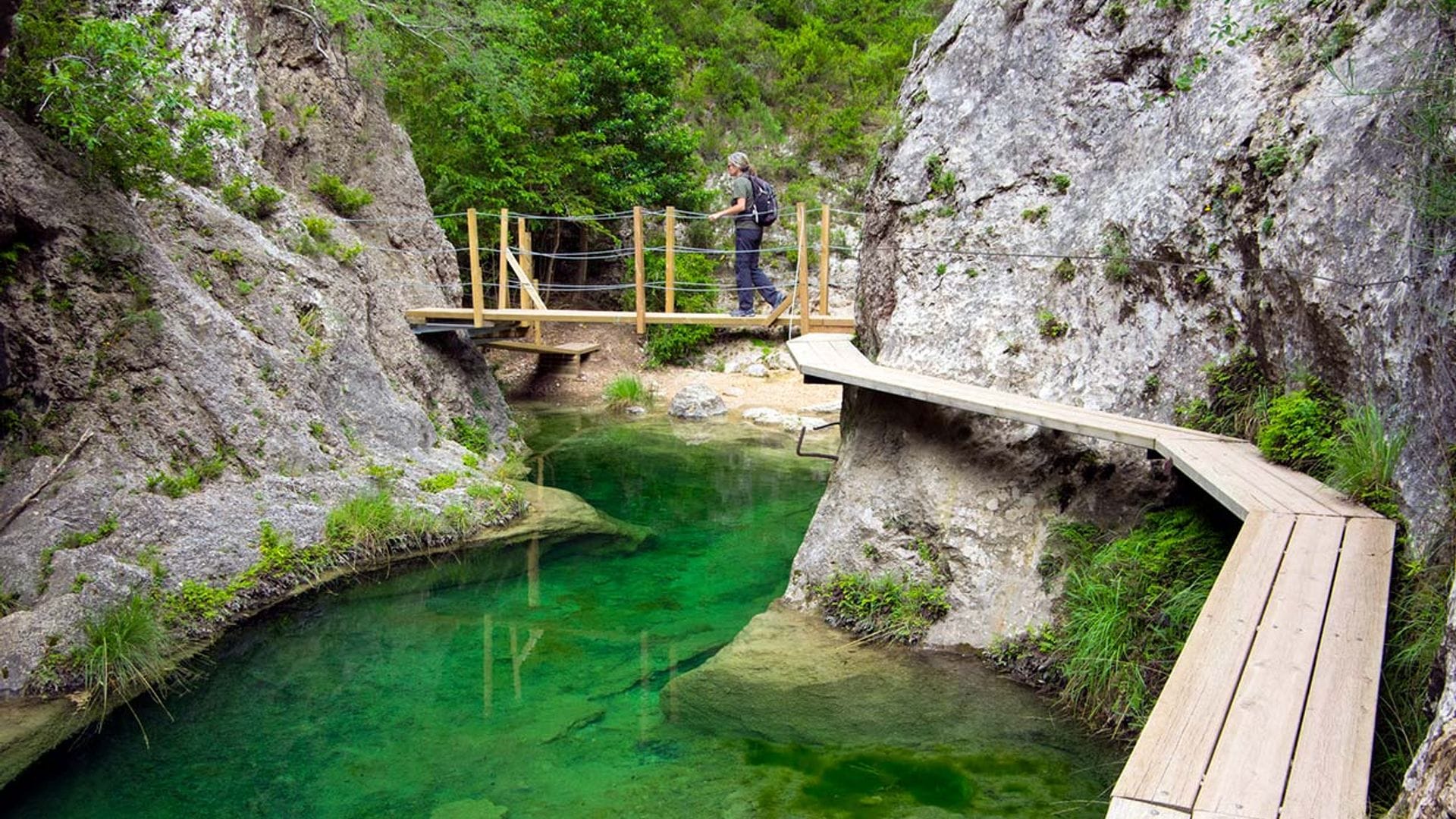 El parrizal de Beceite, una ruta de verdor entre pueblos medievales
