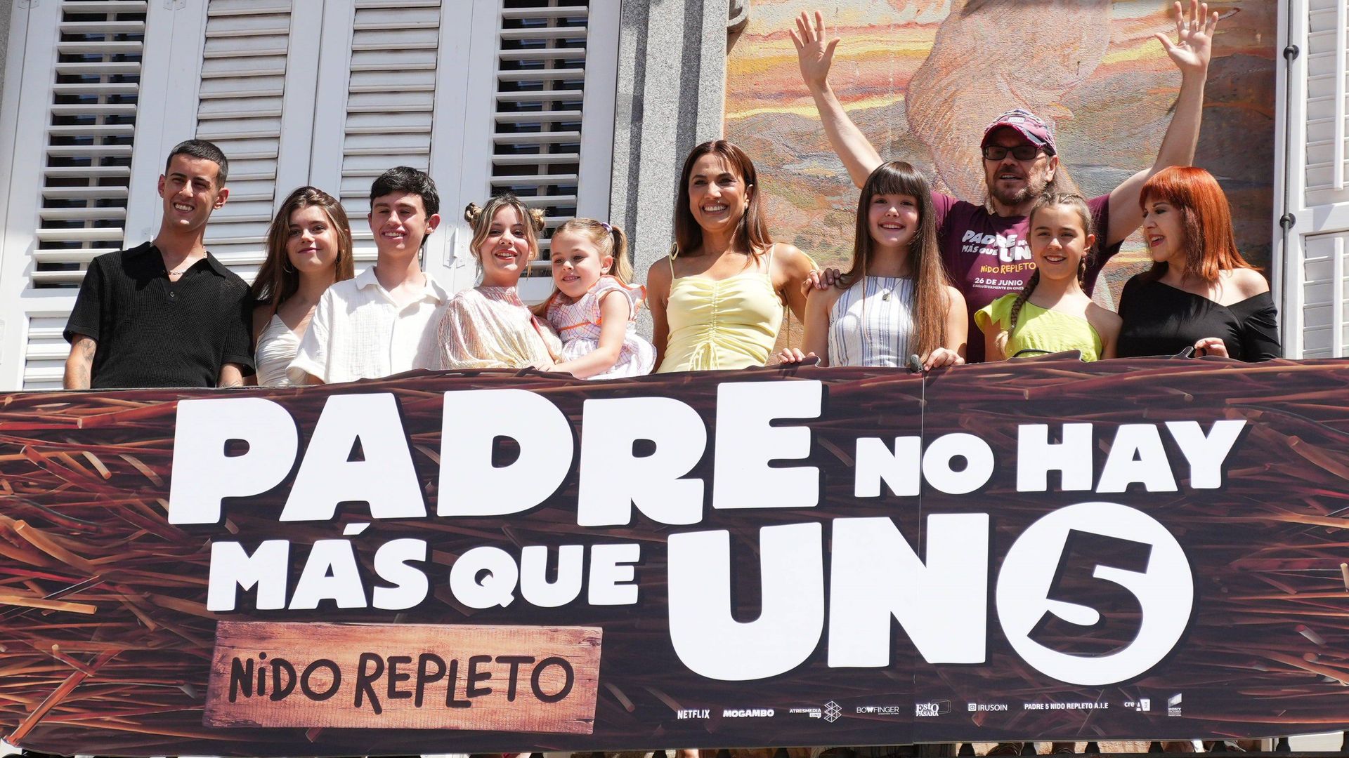 Desvelamos el secreto del éxito de Santiago Segura con 'Padre no hay más que uno': rodearse de su gran familia