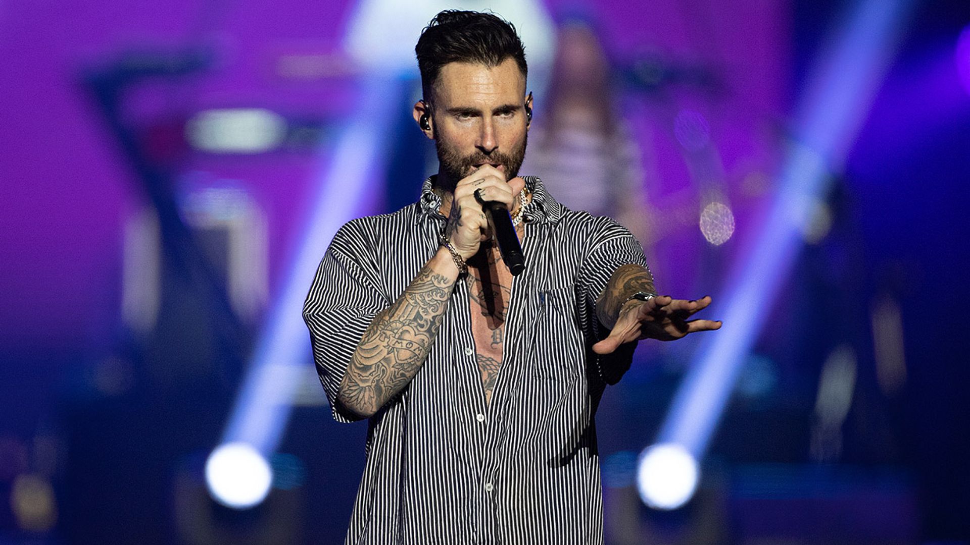 Adam Levine, acusado de infidelidad por dos mujeres más