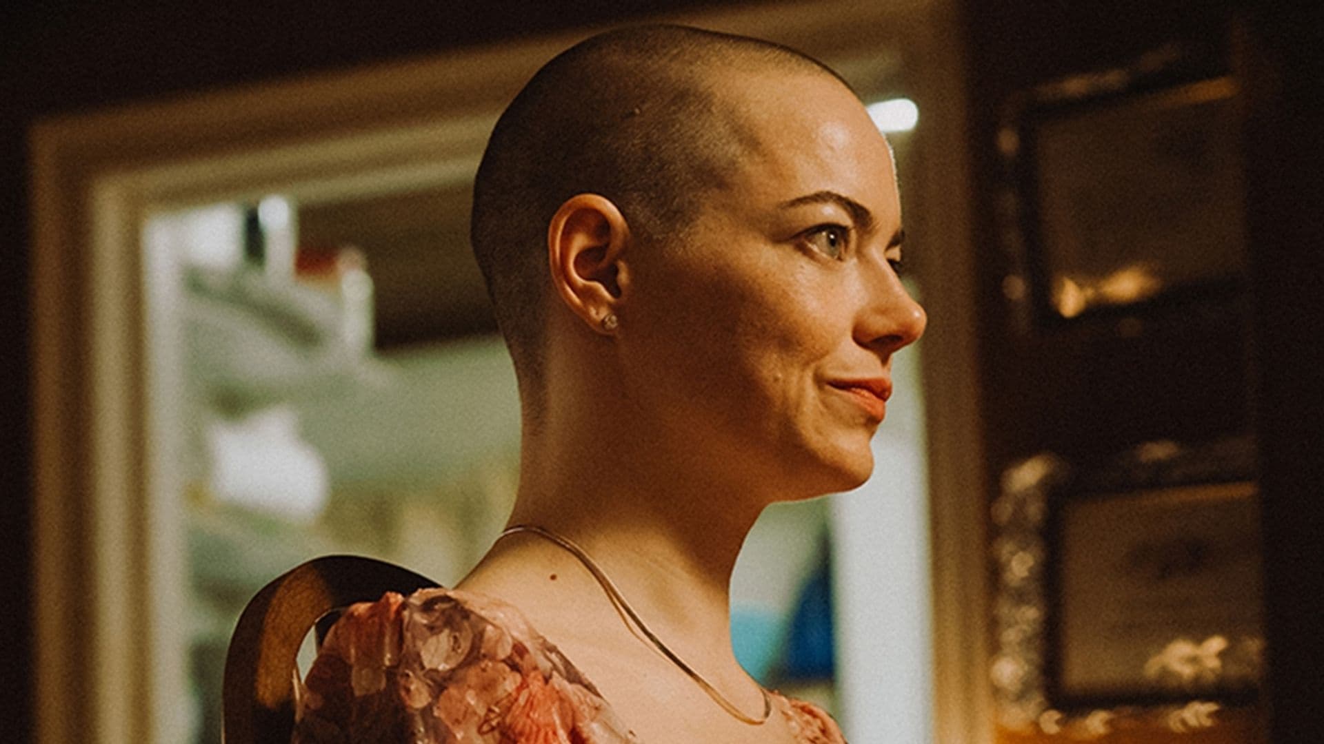 Emma Stone en una imagen de la película Bugonia