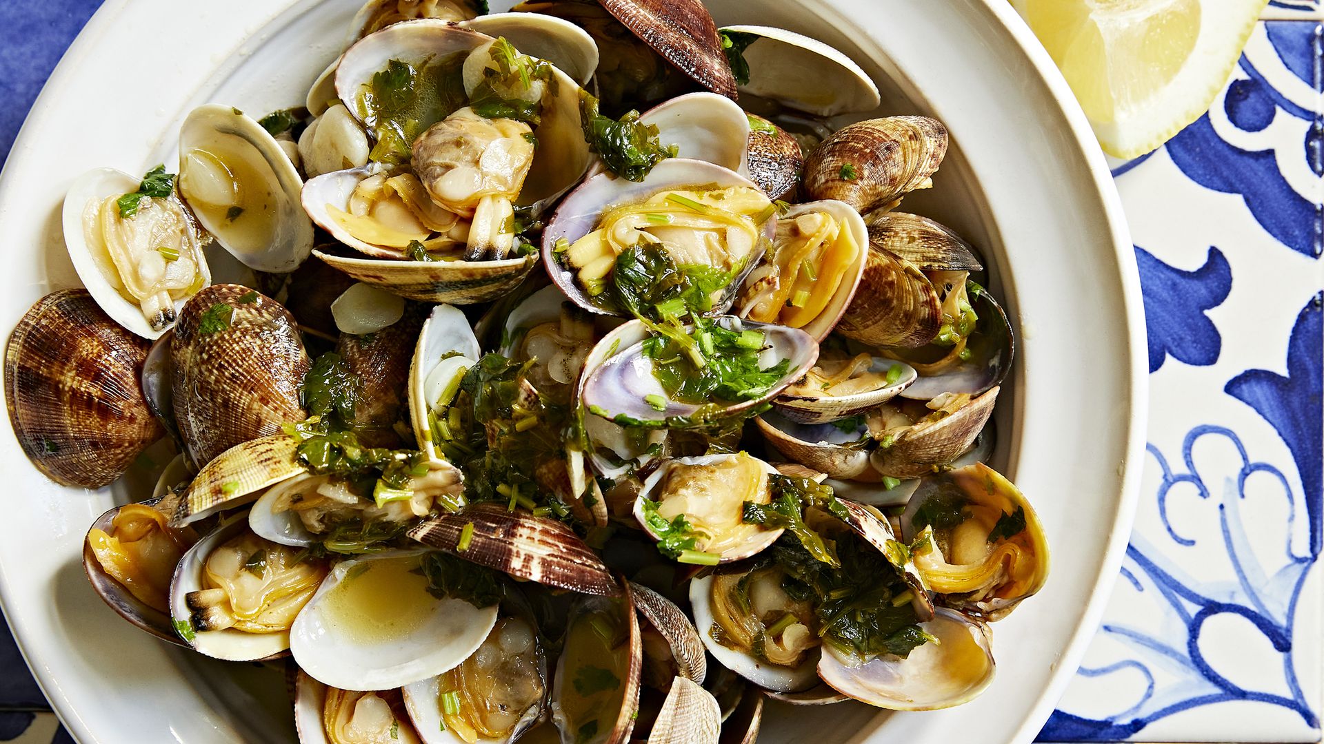 Almejas à Bulhão Pato, plato típico portugués.