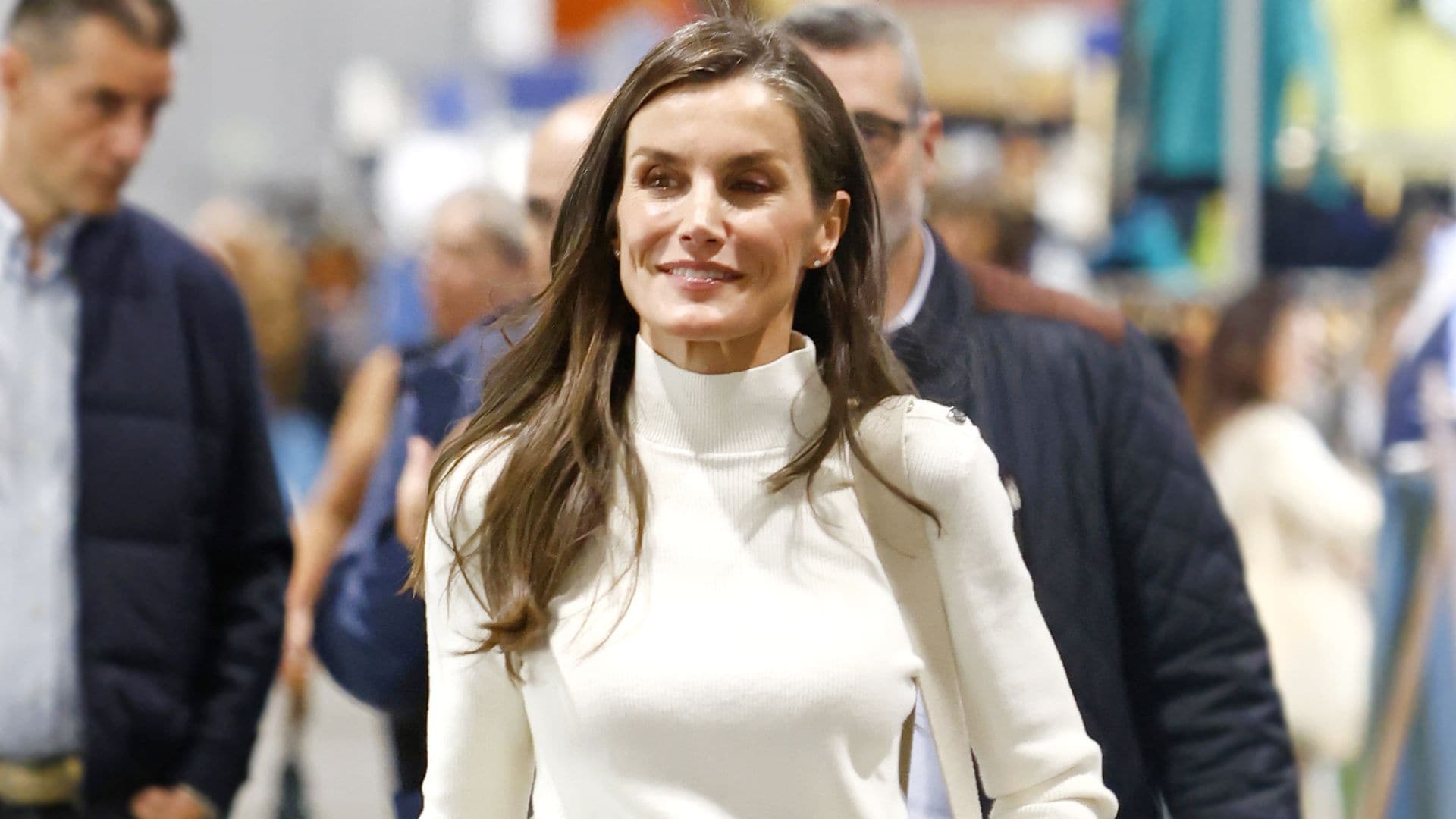 La reina Letizia visita la feria BioCultura en IFEMA, Madrid, el 6 de noviembre de 2025