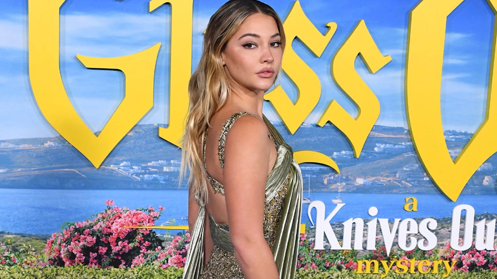Confirmado: Madelyn Cline es el nuevo icono FASHION gracias a su impresionante vestido verde