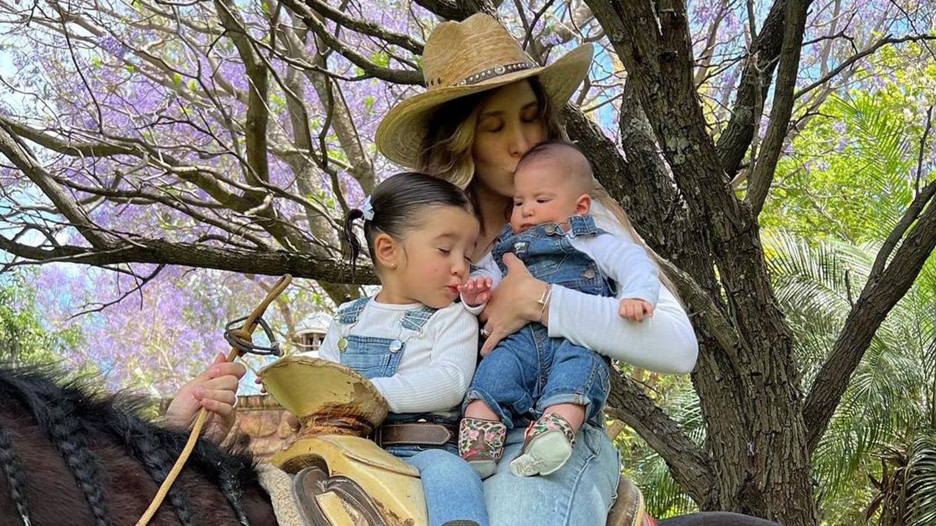 Alex Fernández presume las primeras fotos de su hija Nirvana en un caballo