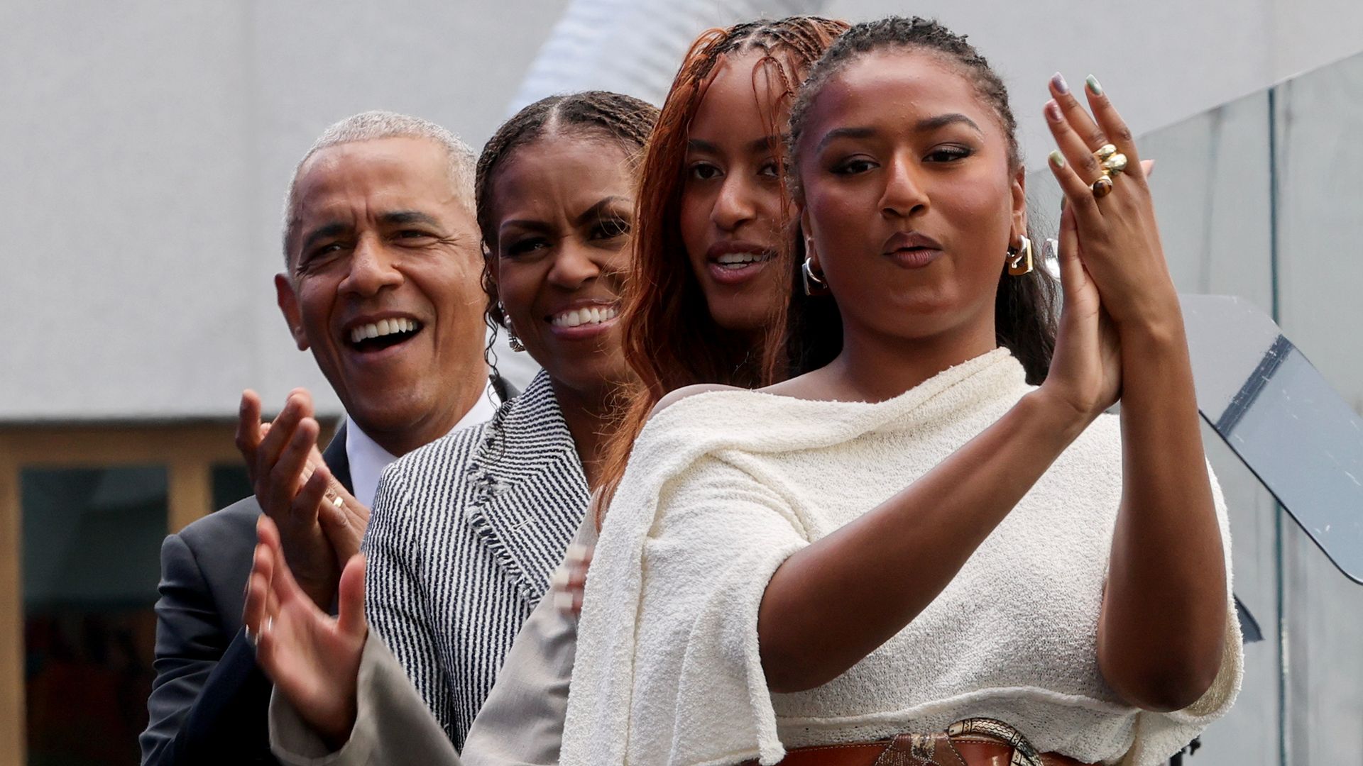 Malia y Sasha Obama acompañaron a sus padres en la inauguración del Centro Presidencial Obama en Chicago, una de sus últimas apariciones públicas en familia
