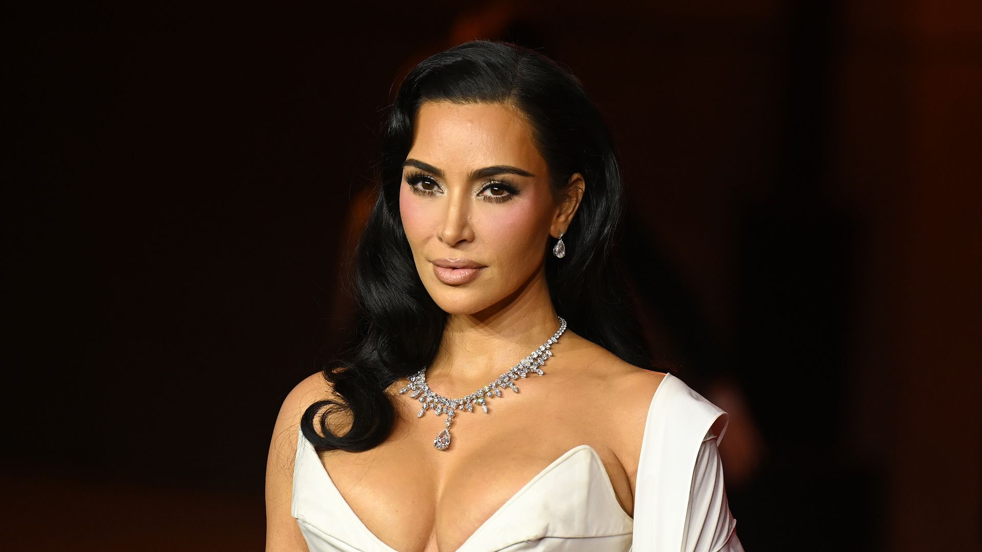 Muere sospechoso del robo a Kim Kardashian en París, ¿afectará al juicio?
