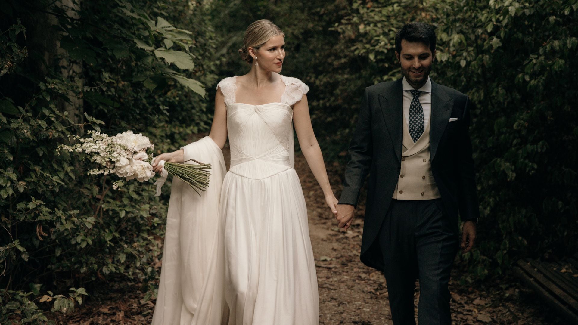 Vestido de novia viral drapeado desmontable Reguillo