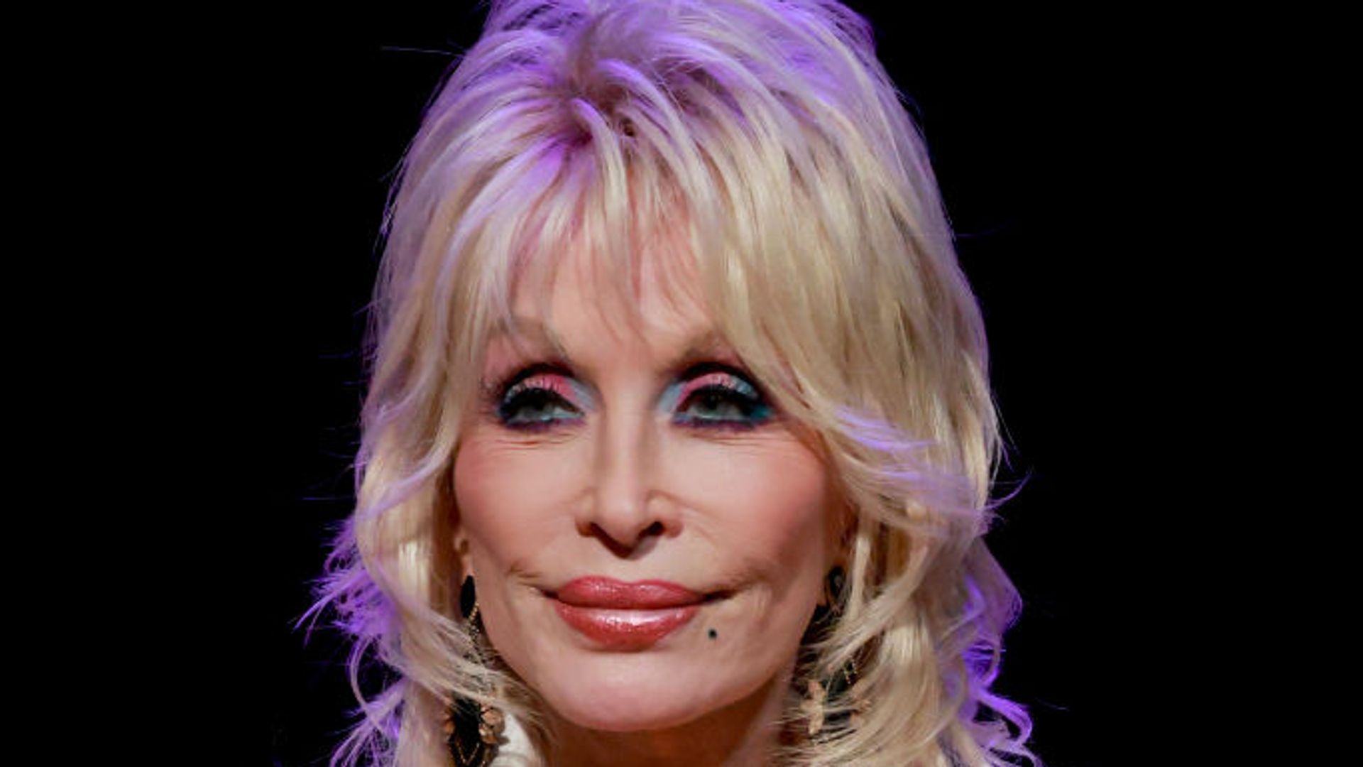 Dolly Parton, de 80 años, revela "malas noticias" en una emotiva actualización sobre su salud mientras se somete a "medicamentos y tratamientos"