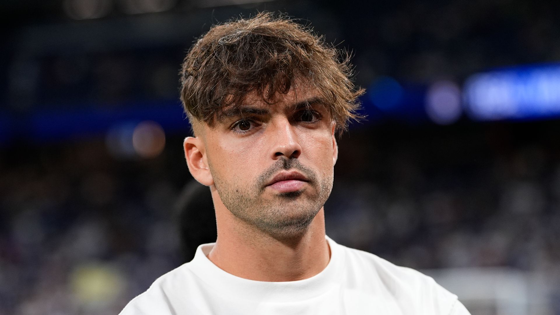 Raúl Asencio en el partido Real Madrid - Real Sociedad en el Estadio Santiago Bernabéu el 26 de agosto de 2026