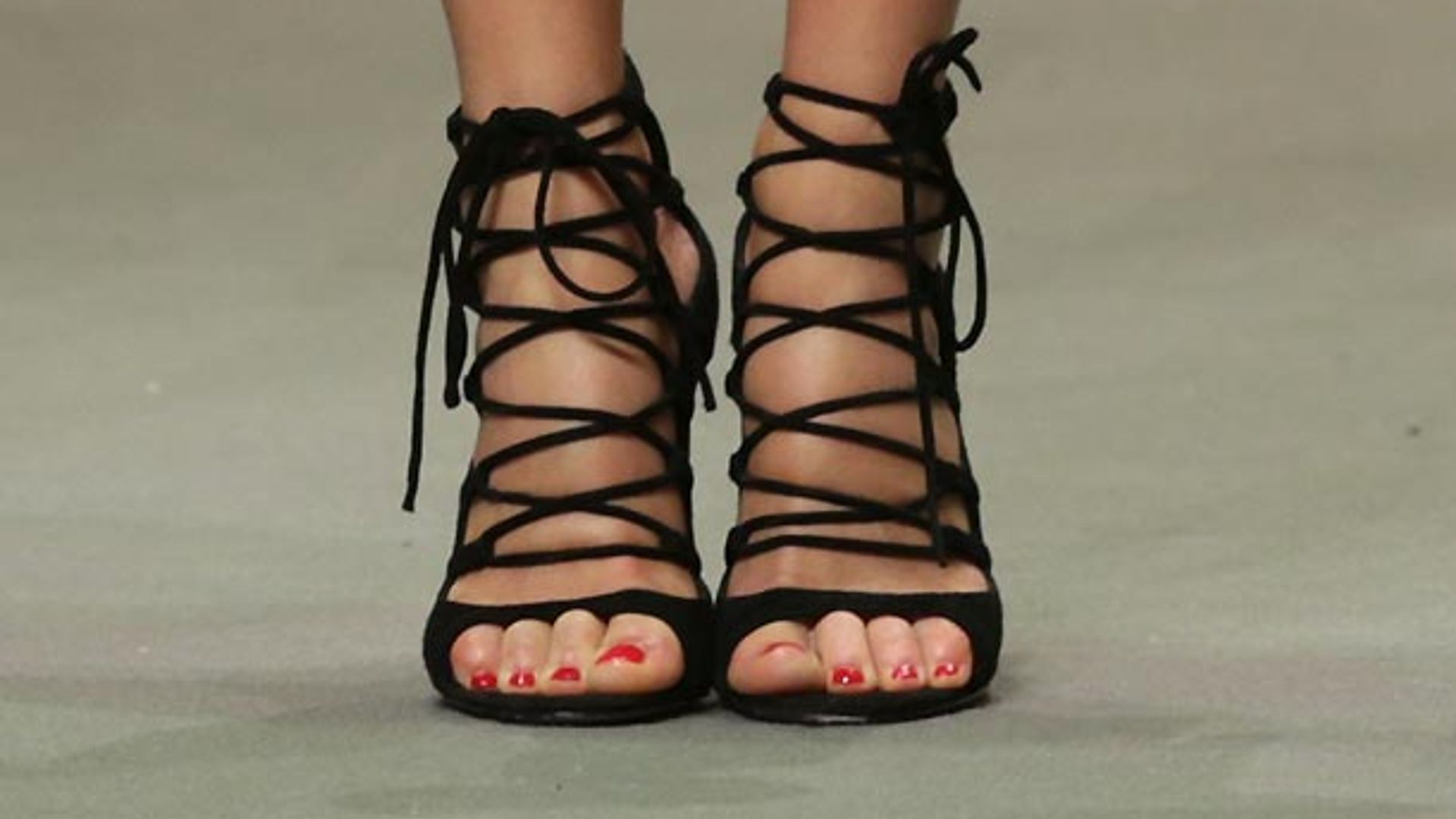 ‘Moda real’: ¿Sabes quién luce los zapatos más buscados de la temporada?