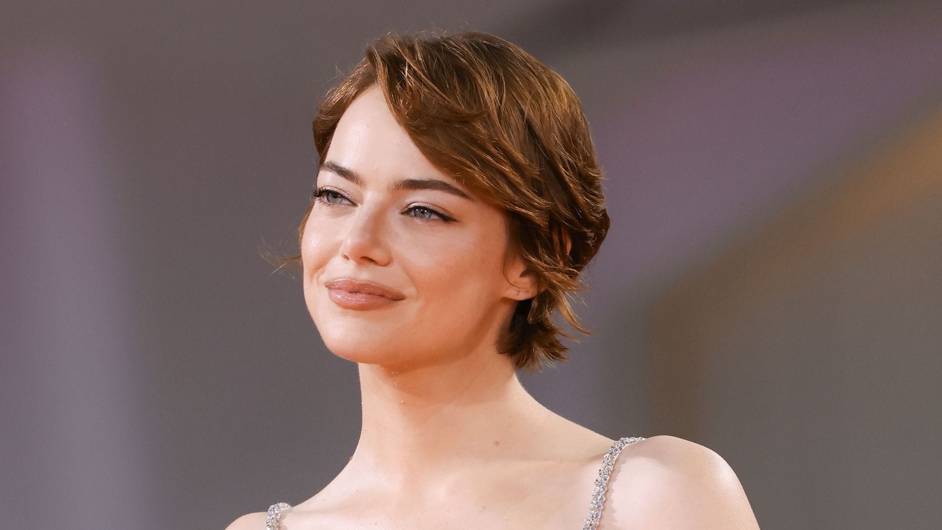 Emma Stone es la perfecta embajadora del pelo corto, también sobre la alfombra roja