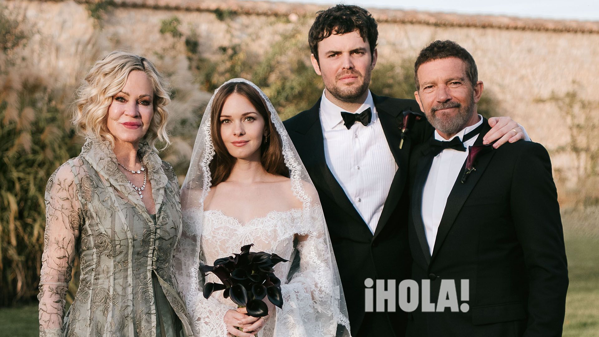 Stella Banderas con su padre y su marido