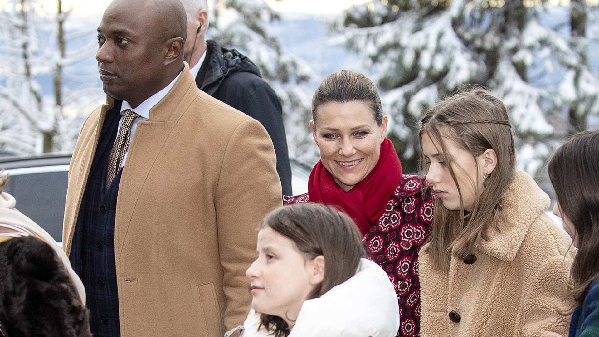 La razón por la que las hijas de Marta Luisa de Noruega no estaban en casa en la visita de Durek Verret