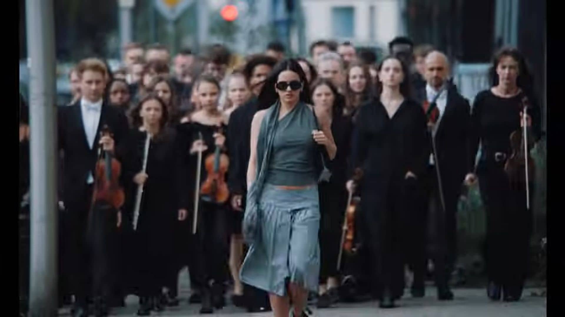 Rosalía en una escena del videoclip de 'Berghain'