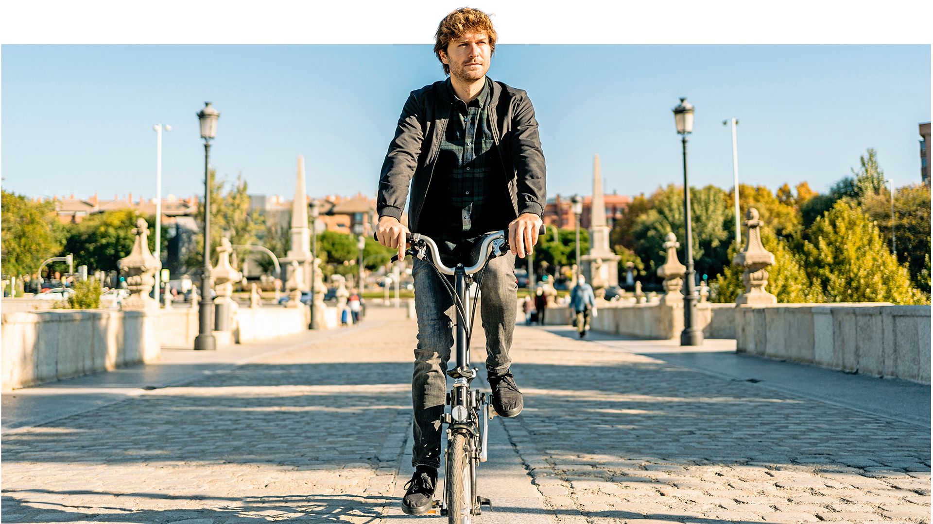 Descubre Madrid en bici: rutas para todos los niveles y paisajes únicos