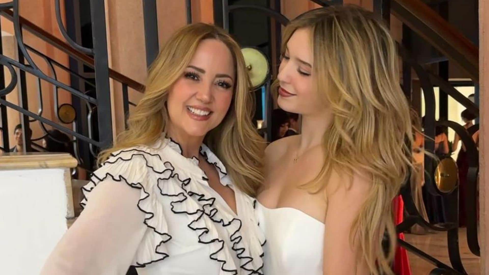 En familia, Andrea Legarreta y Erik Rubín celebran la graduación de Mía