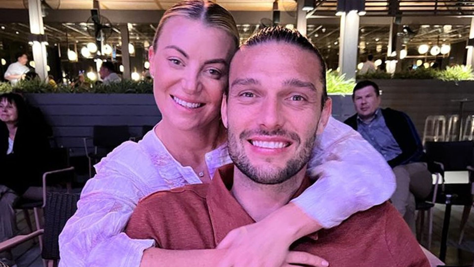 El escándalo que salpica a la exestrella del Liverpool, Andy Carroll, semanas antes de su boda