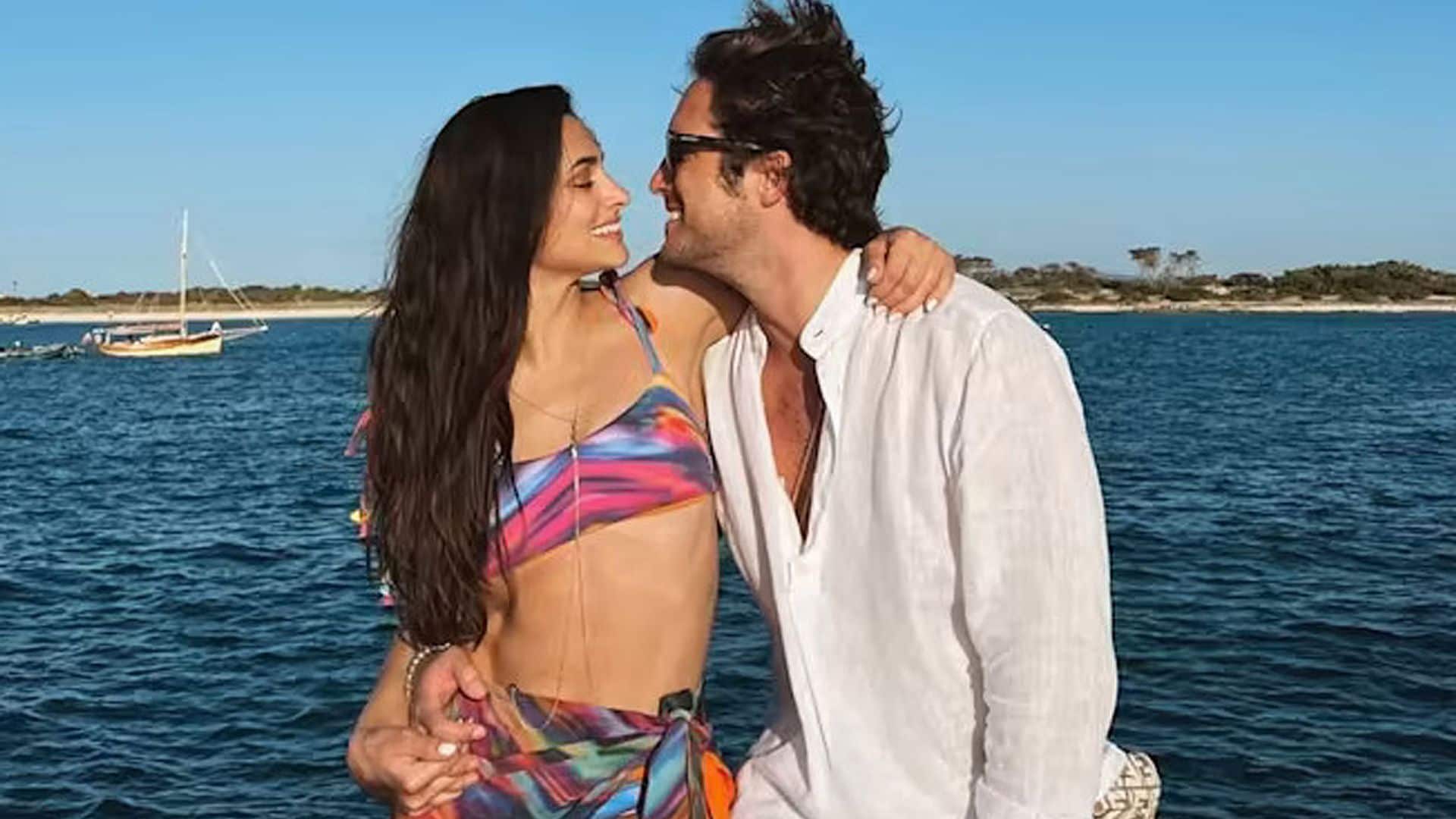 Diego Boneta y su novia, Renata Notni, disfrutan de una romántica escapada de vacaciones en Ibiza