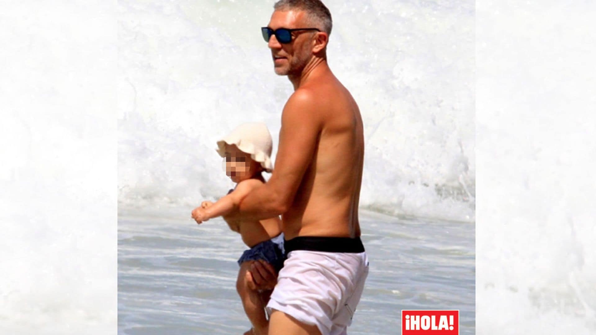 Vincent Cassel, un entregado padre de familia en las playas de Brasil