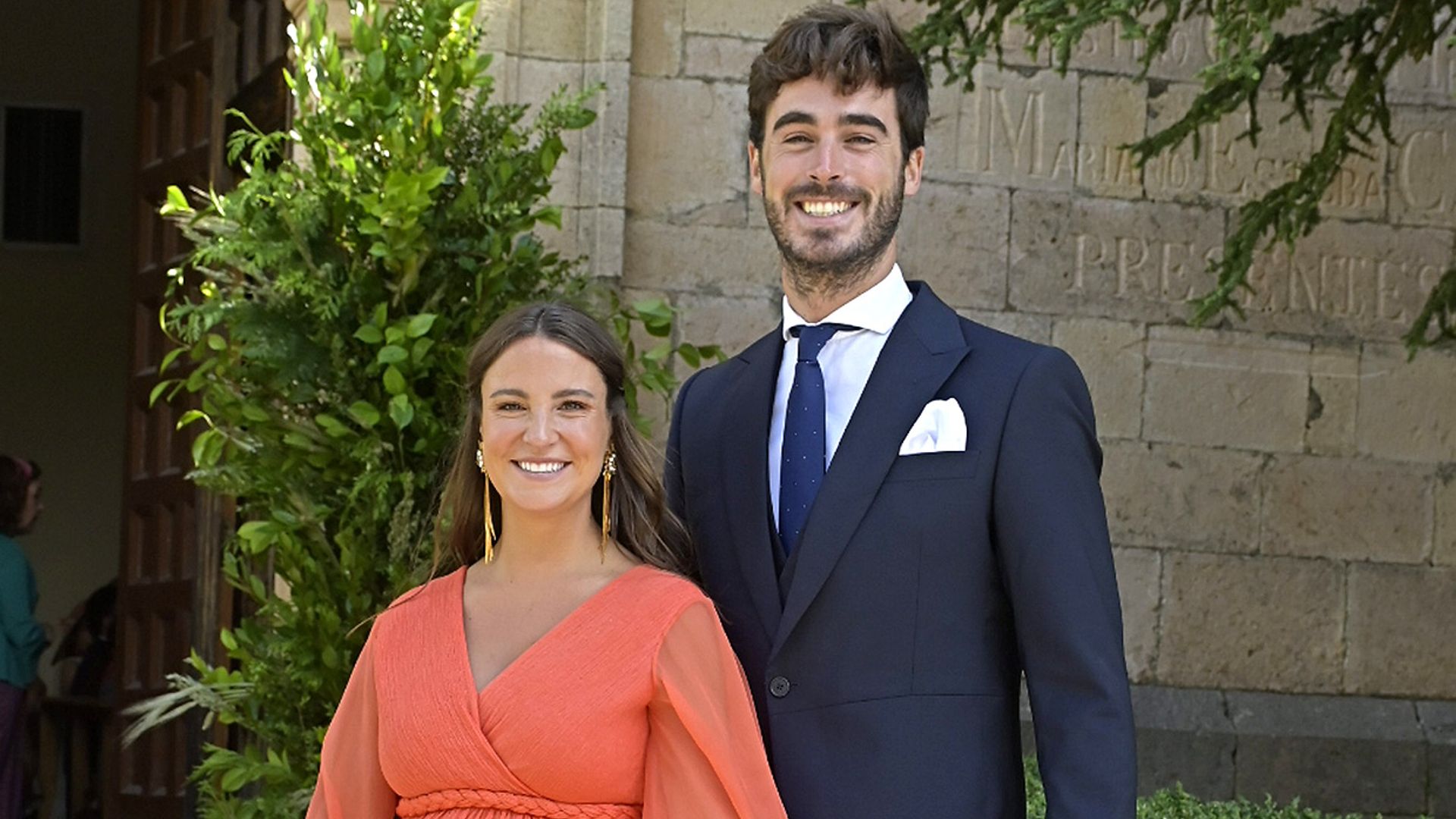Marta Pombo presume de embarazo junto a Luis Zamalloa en la boda de su hermana Lucía