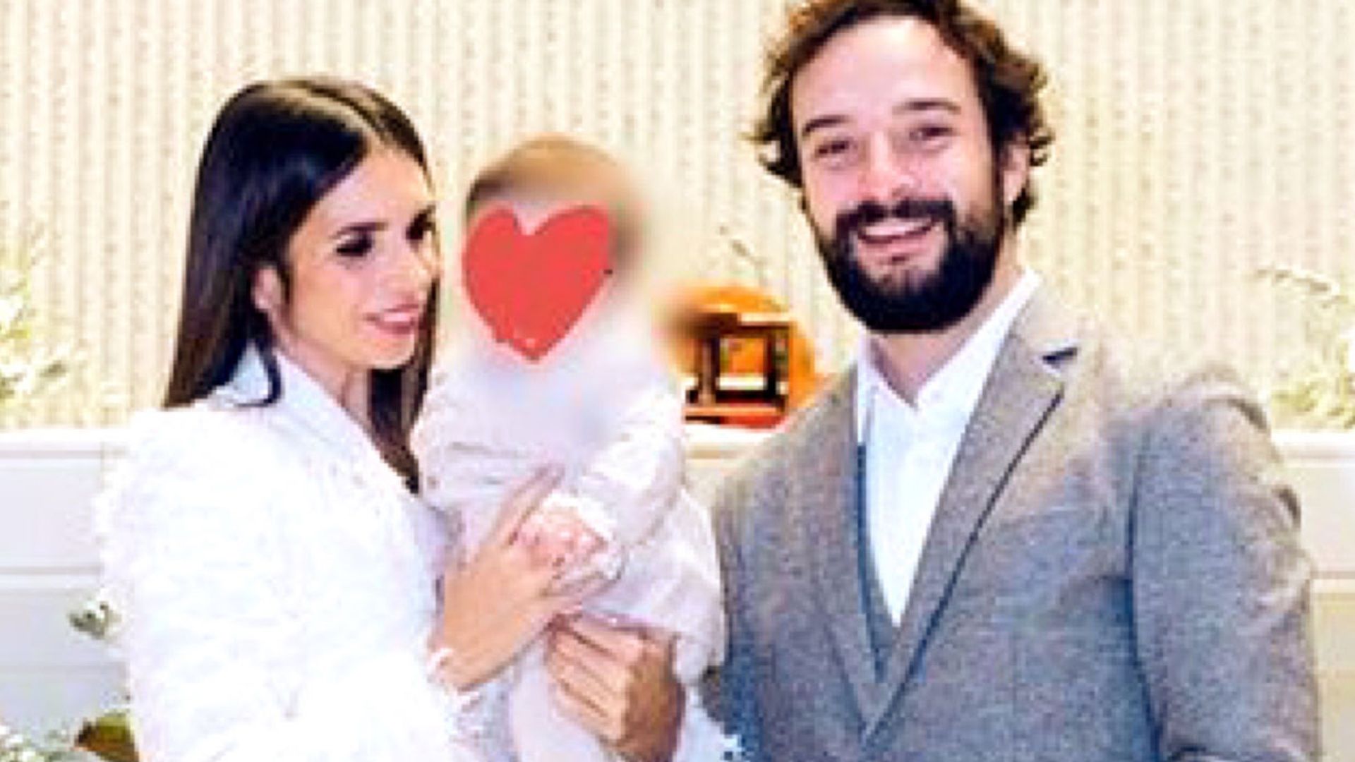 Elena Furiase comparte las imágenes inéditas del bautizo de su hija Nala