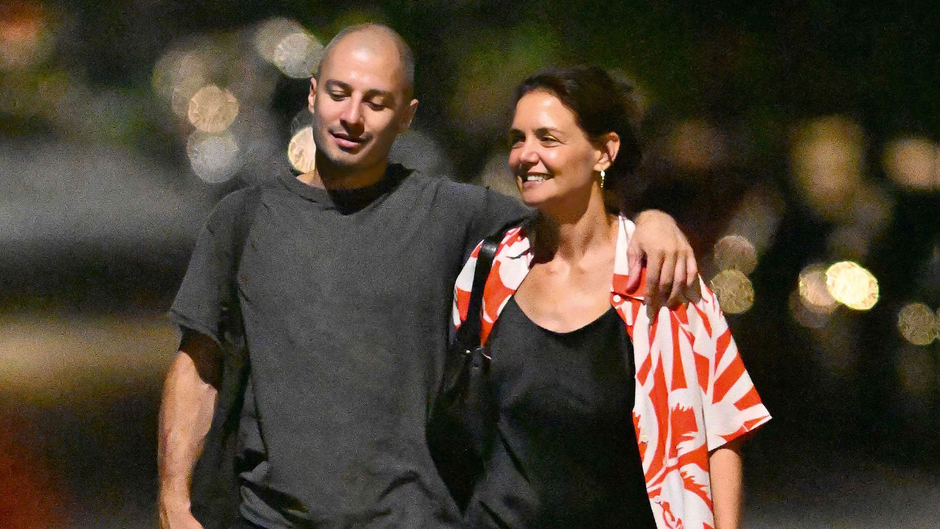 Katie Holmes y Jason Bard Yarmosky captados mientras daban un paseo por Nueva York 