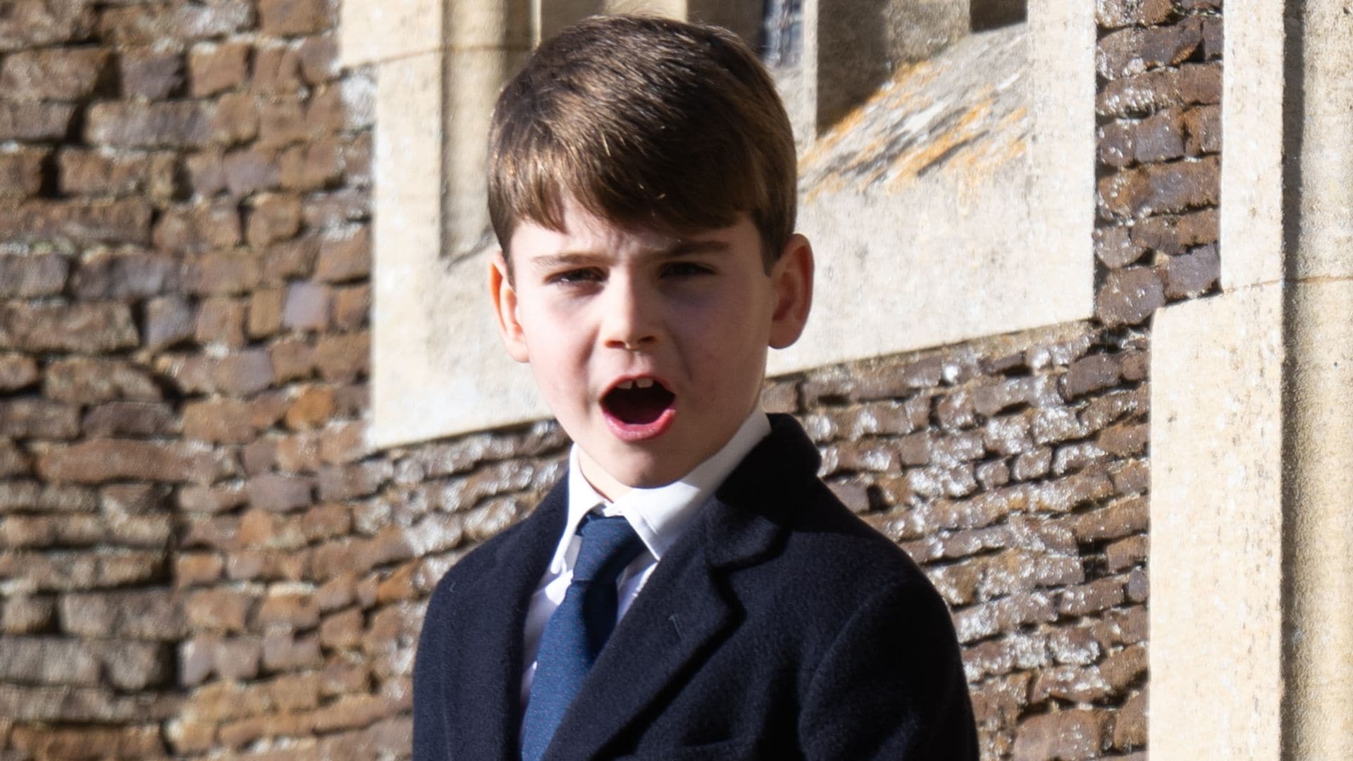 El príncipe Louis de Gales asiste al servicio de la mañana de Navidad en la iglesia de Sandringham el 25 de diciembre de 2025 en Sandringham, Norfolk