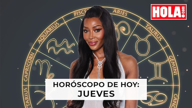 Naomi Campbell, en primer plano, de fondo la rueda del zodiaco